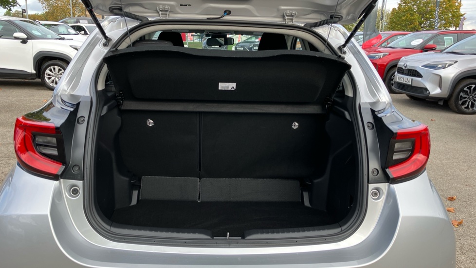 Toyota Yaris 1.5 Hybrid Design 5dr CVT Hybrid Hatchback - Image 13