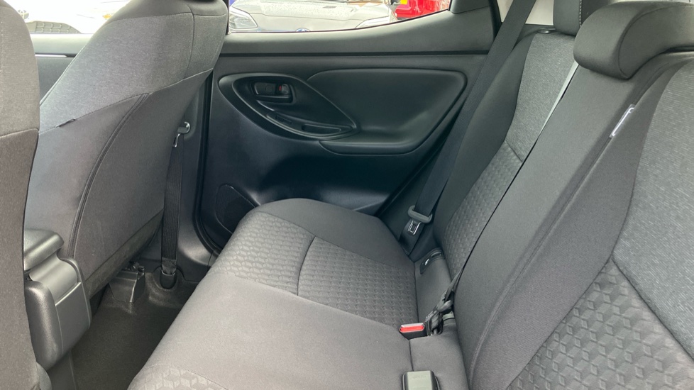 Toyota Yaris 1.5 Hybrid Design 5dr CVT Hybrid Hatchback - Image 15
