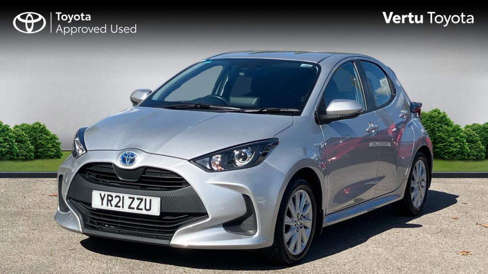 Toyota Yaris 1.5 Hybrid Icon 5dr CVT Hybrid Hatchback - Image 3