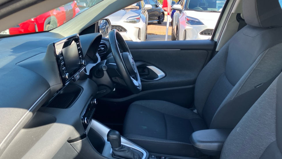 Toyota Yaris 1.5 Hybrid Icon 5dr CVT Hybrid Hatchback - Image 5