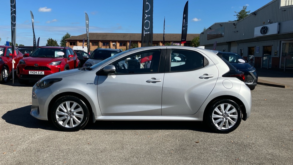 Toyota Yaris 1.5 Hybrid Icon 5dr CVT Hybrid Hatchback - Image 24