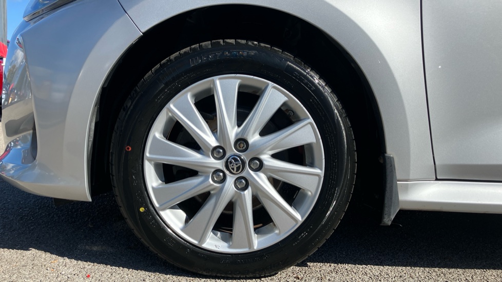 Toyota Yaris 1.5 Hybrid Icon 5dr CVT Hybrid Hatchback - Image 25