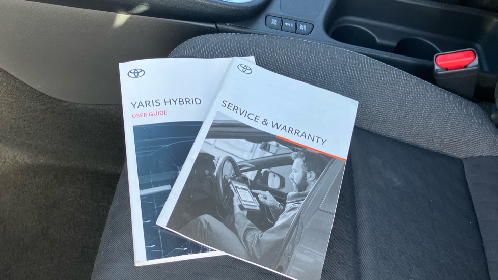Toyota Yaris 1.5 Hybrid Icon 5dr CVT Hybrid Hatchback - Image 27