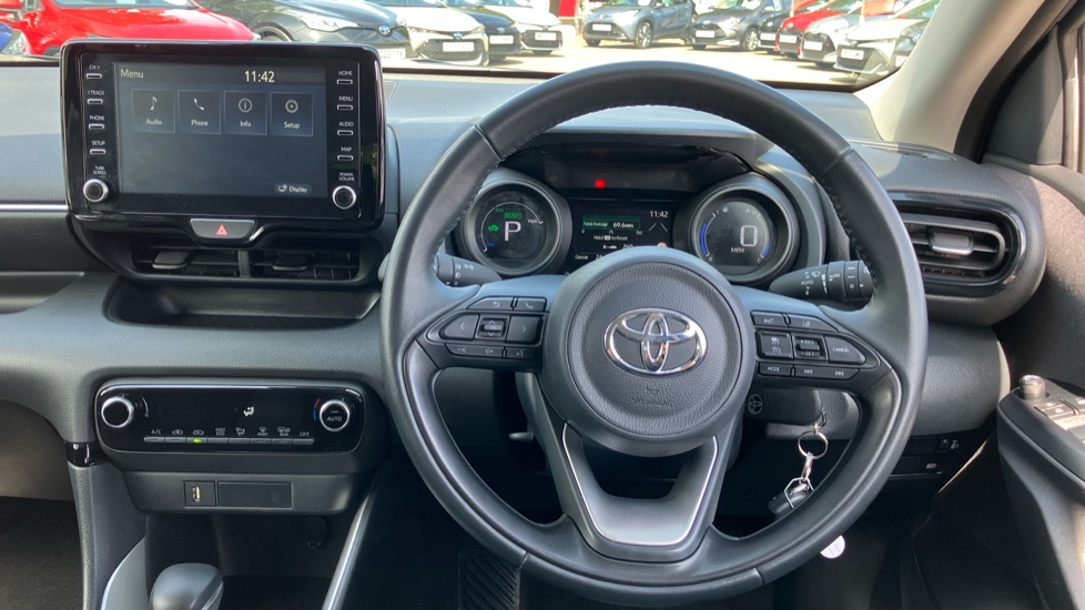 Toyota Yaris 1.5 Hybrid Design 5dr CVT Hybrid Hatchback - Image 7