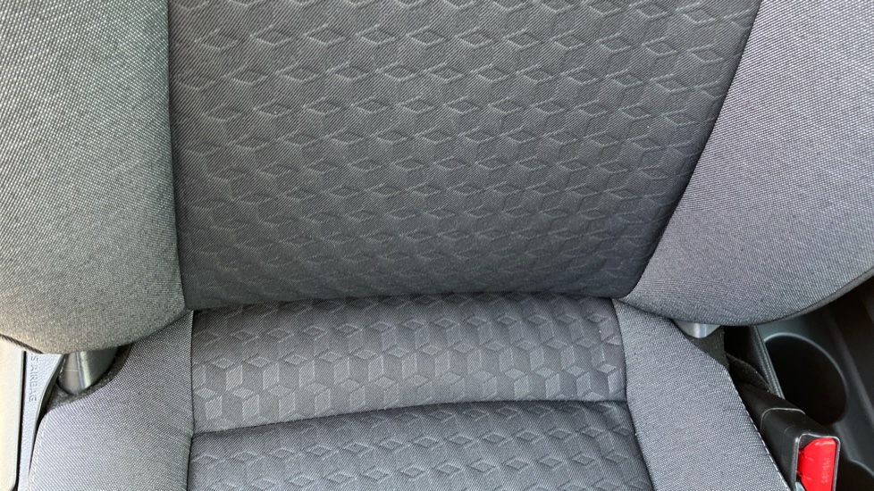 Toyota Yaris 1.5 Hybrid Design 5dr CVT Hybrid Hatchback - Image 14