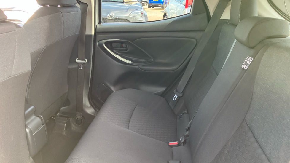 Toyota Yaris 1.5 Hybrid Design 5dr CVT Hybrid Hatchback - Image 15