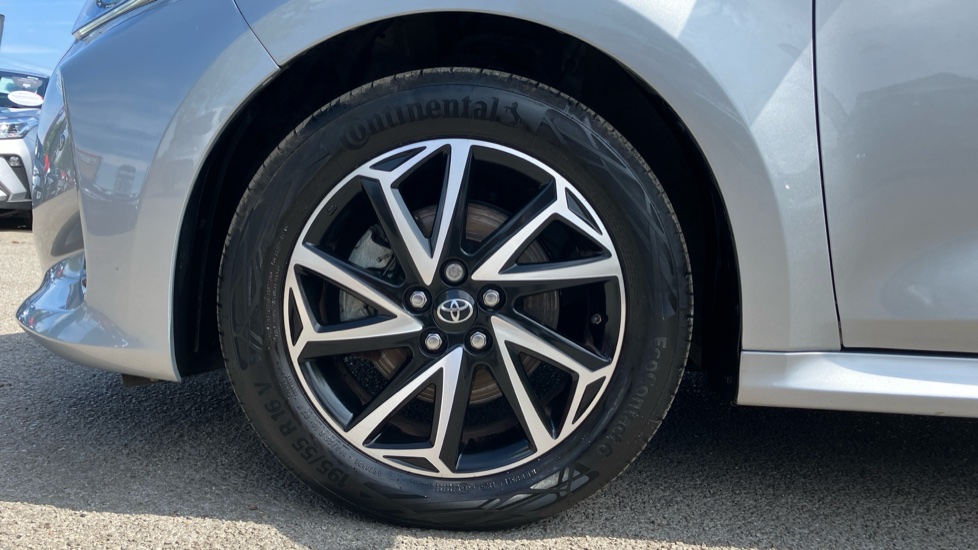Toyota Yaris 1.5 Hybrid Design 5dr CVT Hybrid Hatchback - Image 25