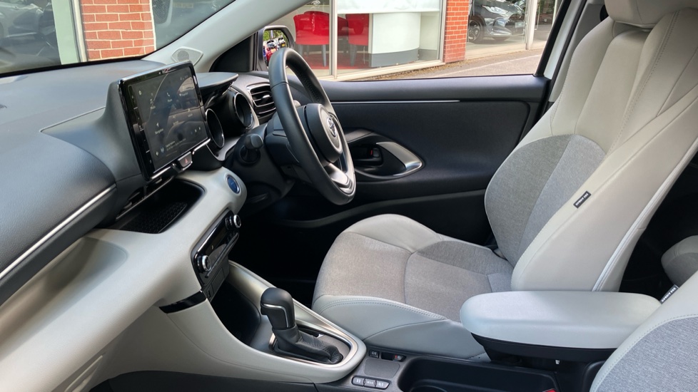 Toyota Yaris 1.5 Hybrid Excel 5dr CVT Hybrid Hatchback - Image 5