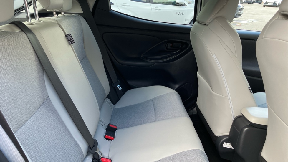 Toyota Yaris 1.5 Hybrid Excel 5dr CVT Hybrid Hatchback - Image 8