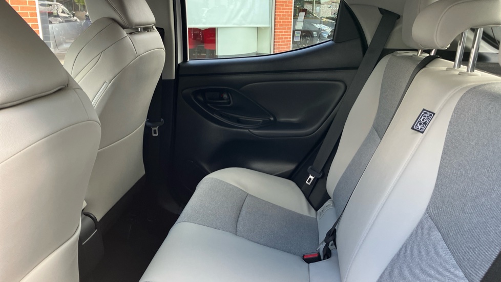 Toyota Yaris 1.5 Hybrid Excel 5dr CVT Hybrid Hatchback - Image 15