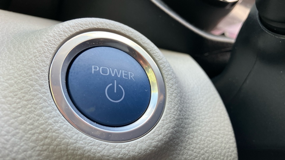 Toyota Yaris 1.5 Hybrid Excel 5dr CVT Hybrid Hatchback - Image 16