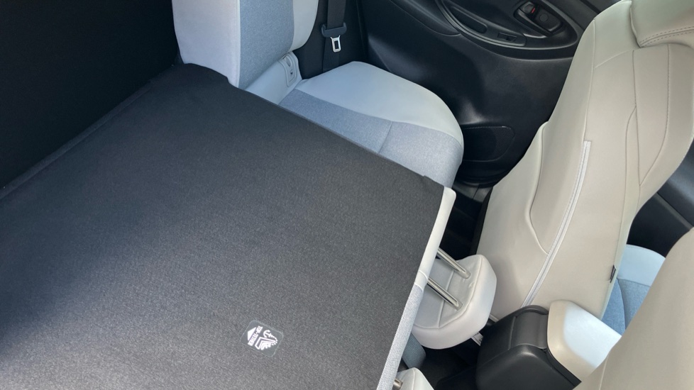 Toyota Yaris 1.5 Hybrid Excel 5dr CVT Hybrid Hatchback - Image 18