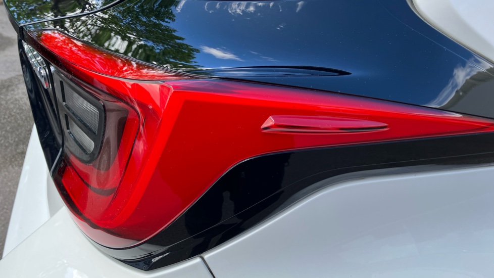 Toyota Yaris 1.5 Hybrid Excel 5dr CVT Hybrid Hatchback - Image 21