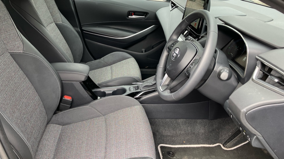 Toyota Corolla 1.8 Hybrid Design 5dr CVT Hybrid Hatchback - Image 12
