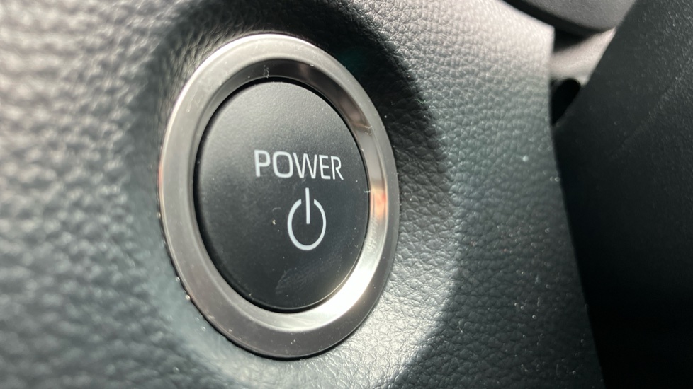 Toyota Corolla 1.8 Hybrid Design 5dr CVT Hybrid Hatchback - Image 16