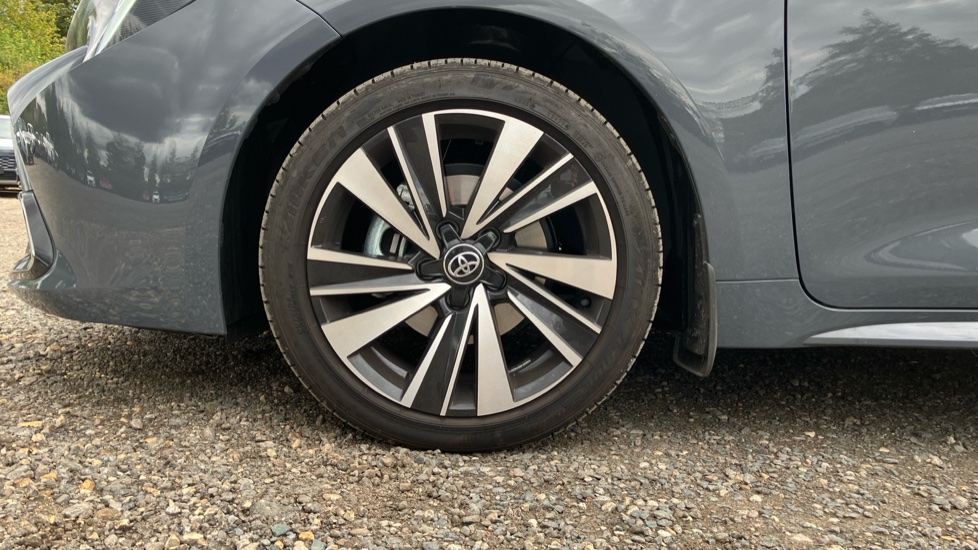 Toyota Corolla 1.8 Hybrid Design 5dr CVT Hybrid Hatchback - Image 25