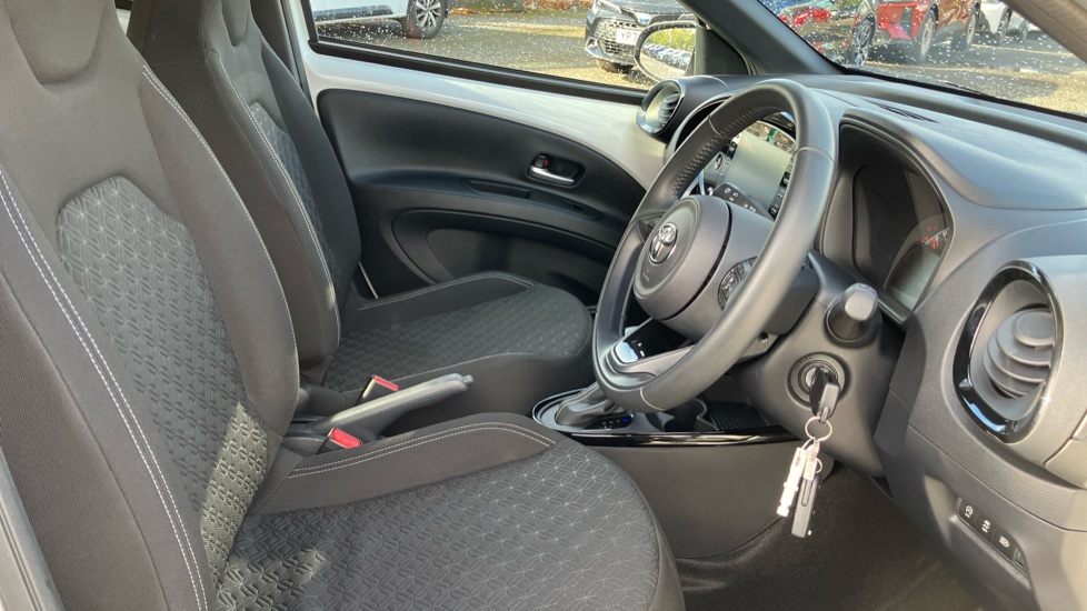 Toyota Aygo X 1.0 VVT-i Edge 5dr Auto Petrol Hatchback - Image 12