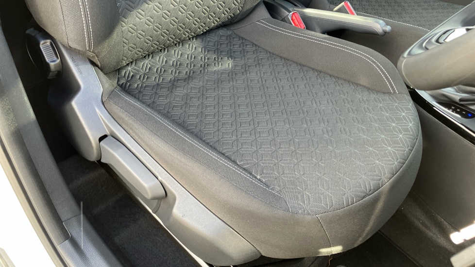 Toyota Aygo X 1.0 VVT-i Edge 5dr Auto Petrol Hatchback - Image 17