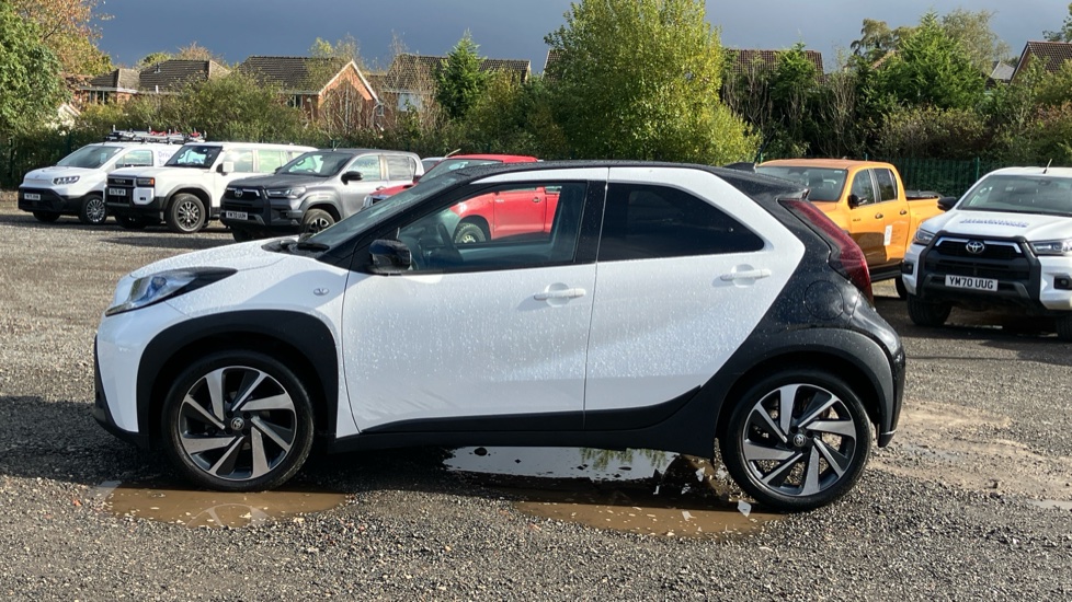 Toyota Aygo X 1.0 VVT-i Edge 5dr Auto Petrol Hatchback - Image 24
