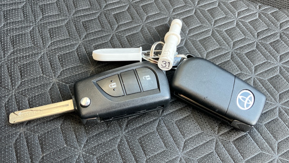 Toyota Aygo X 1.0 VVT-i Edge 5dr Auto Petrol Hatchback - Image 28