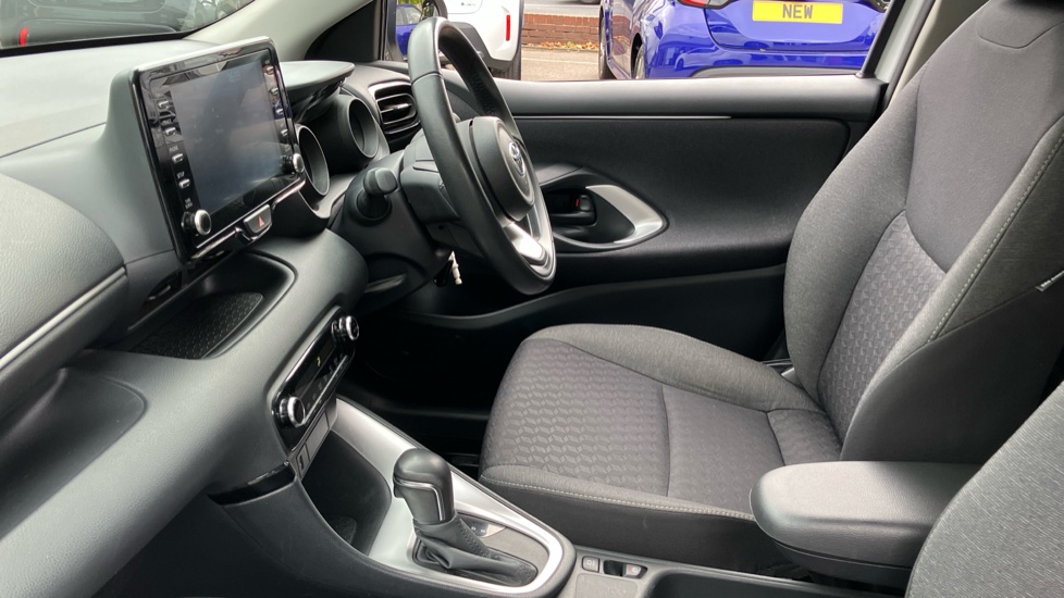 Toyota Yaris 1.5 Hybrid Design 5dr CVT Hybrid Hatchback - Image 5