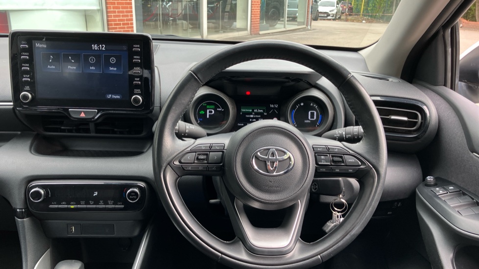 Toyota Yaris 1.5 Hybrid Design 5dr CVT Hybrid Hatchback - Image 7
