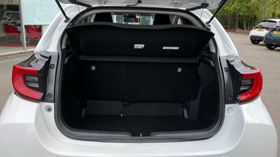 Toyota Yaris 1.5 Hybrid Design 5dr CVT Hybrid Hatchback - Image 13