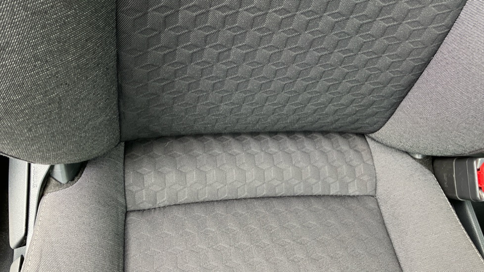 Toyota Yaris 1.5 Hybrid Design 5dr CVT Hybrid Hatchback - Image 14