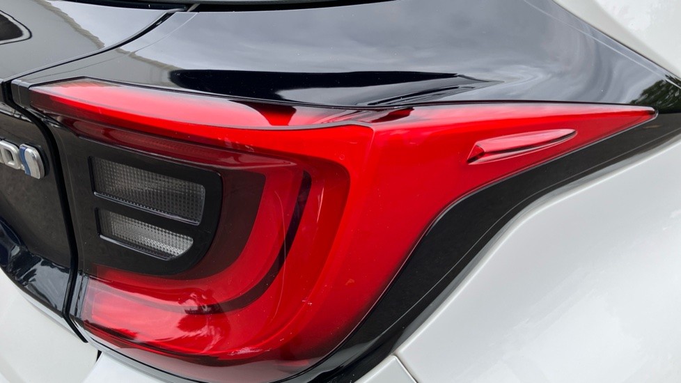 Toyota Yaris 1.5 Hybrid Design 5dr CVT Hybrid Hatchback - Image 21