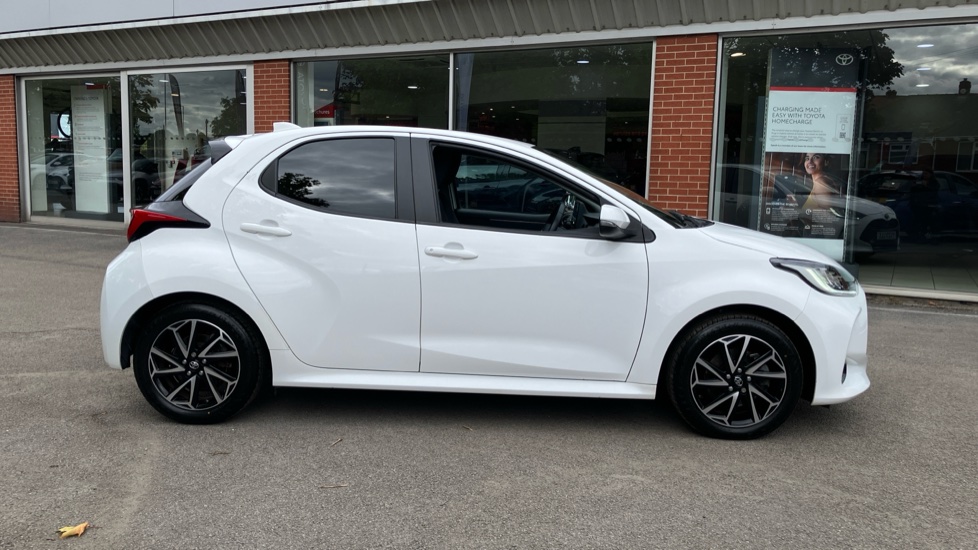 Toyota Yaris 1.5 Hybrid Design 5dr CVT Hybrid Hatchback - Image 23