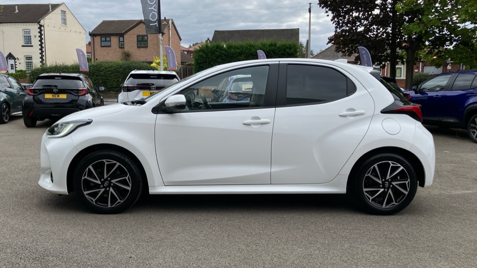 Toyota Yaris 1.5 Hybrid Design 5dr CVT Hybrid Hatchback - Image 24