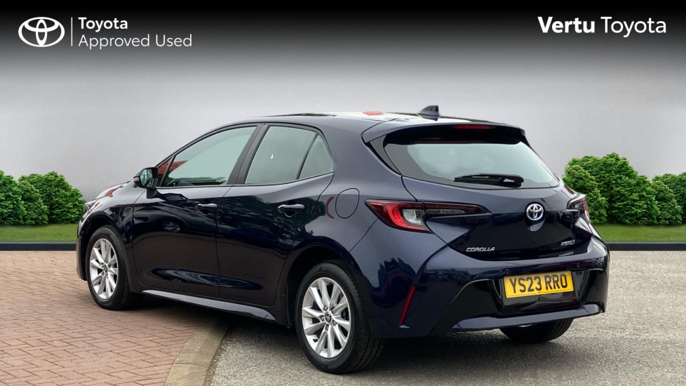 Toyota Corolla 1.8 Hybrid Icon 5dr CVT Hybrid Hatchback - Image 4
