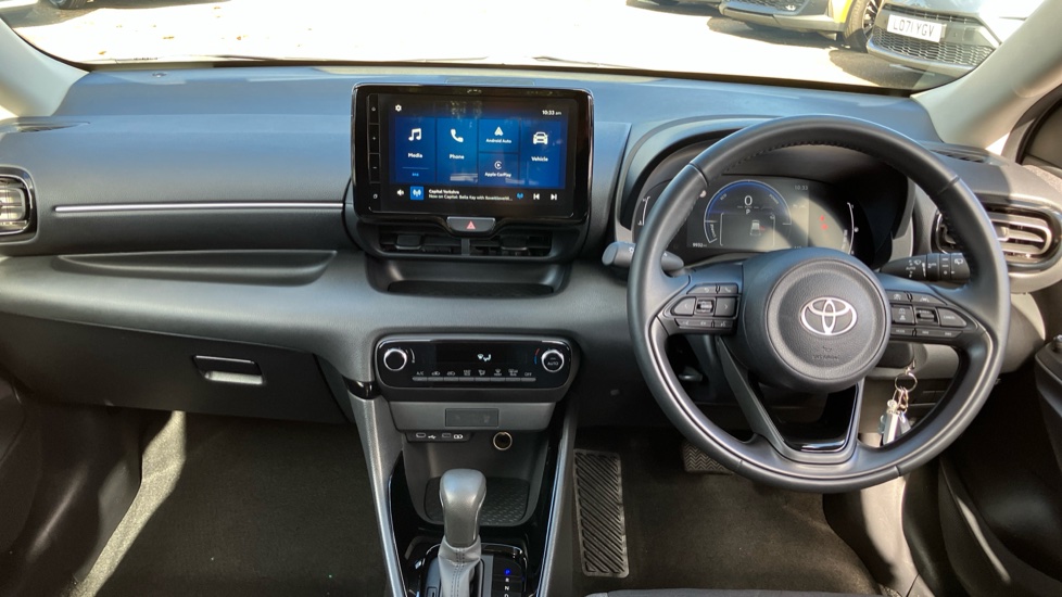 Toyota Yaris 1.5 Hybrid Design 5dr CVT Hybrid Hatchback - Image 6