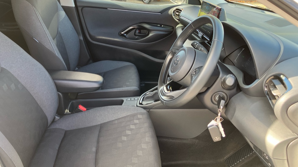 Toyota Yaris 1.5 Hybrid Design 5dr CVT Hybrid Hatchback - Image 12