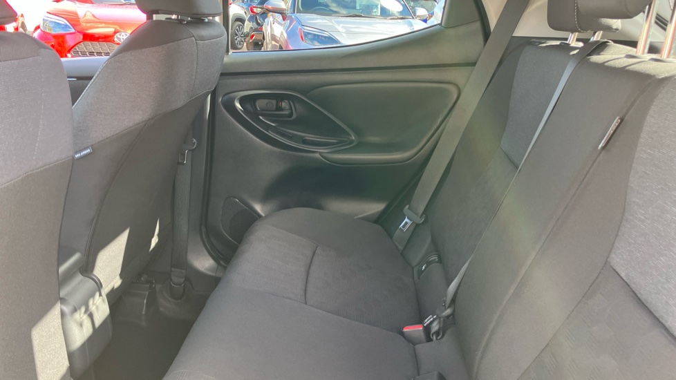 Toyota Yaris 1.5 Hybrid Design 5dr CVT Hybrid Hatchback - Image 15