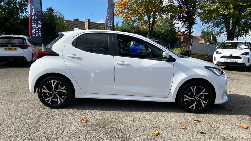 Toyota Yaris 1.5 Hybrid Design 5dr CVT Hybrid Hatchback - Image 23