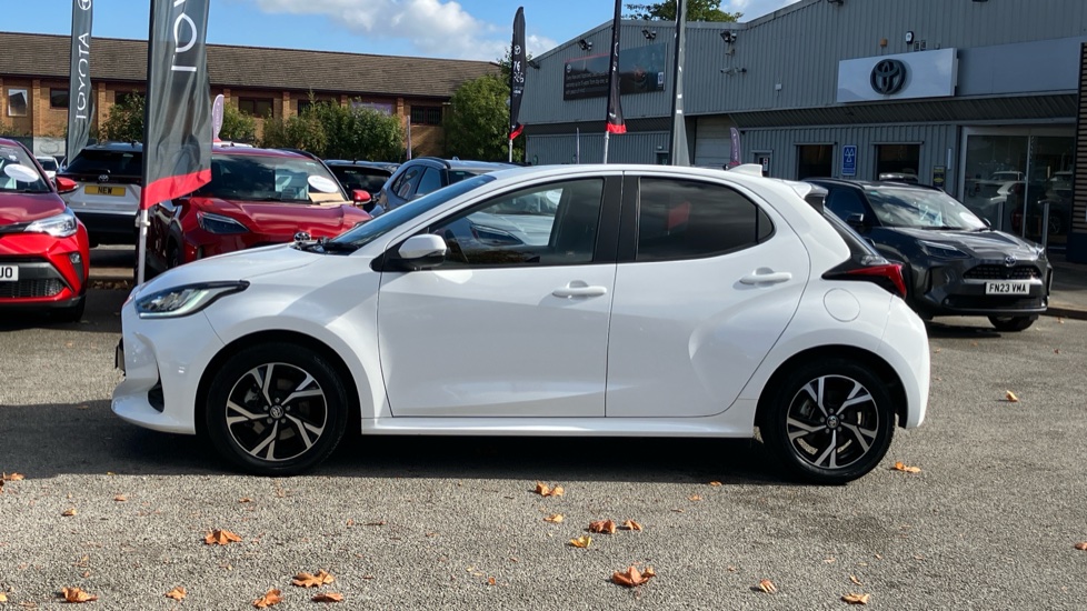 Toyota Yaris 1.5 Hybrid Design 5dr CVT Hybrid Hatchback - Image 24