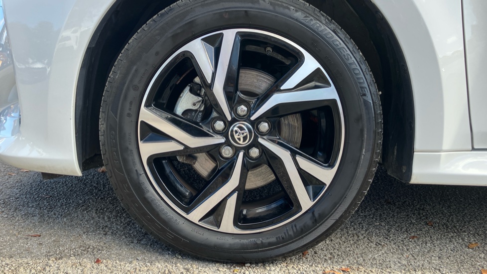 Toyota Yaris 1.5 Hybrid Design 5dr CVT Hybrid Hatchback - Image 25