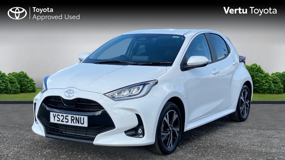 Toyota Yaris 1.5 Hybrid Design 5dr CVT Hybrid Hatchback - Image 3