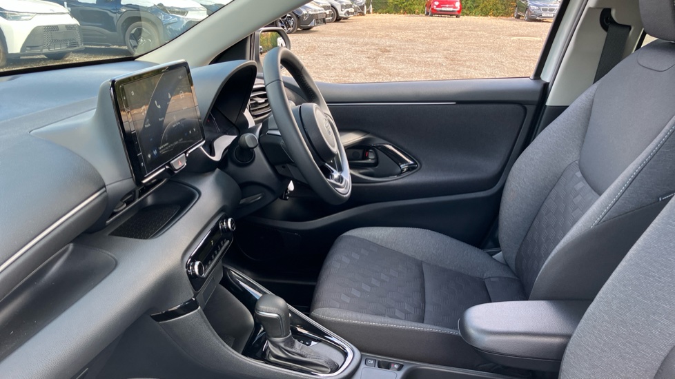 Toyota Yaris 1.5 Hybrid Design 5dr CVT Hybrid Hatchback - Image 5