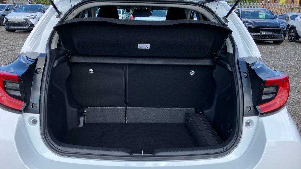 Toyota Yaris 1.5 Hybrid Design 5dr CVT Hybrid Hatchback - Image 13