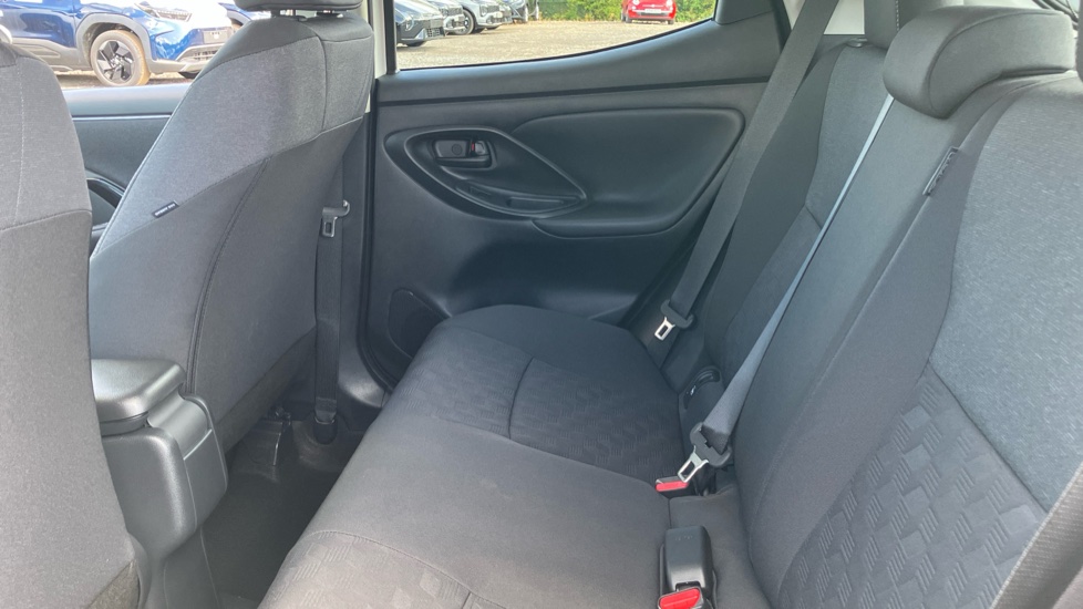 Toyota Yaris 1.5 Hybrid Design 5dr CVT Hybrid Hatchback - Image 15