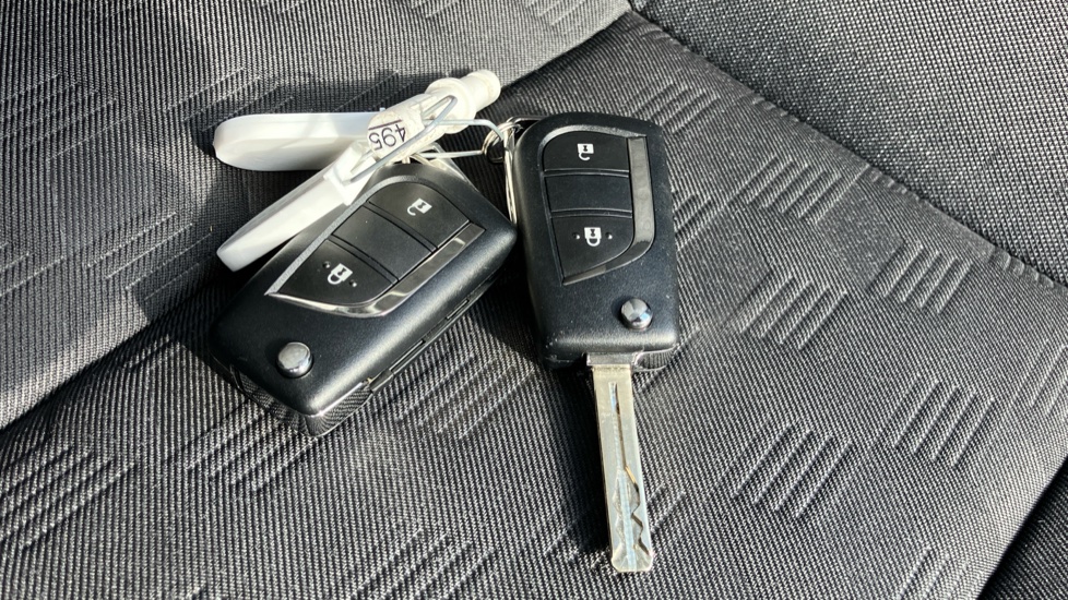 Toyota Yaris 1.5 Hybrid Design 5dr CVT Hybrid Hatchback - Image 28