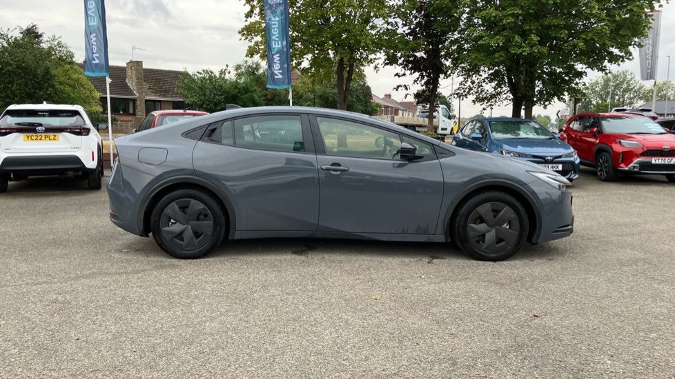 Toyota Prius 2.0 PHEV Design 5dr CVT Hatchback - Image 23