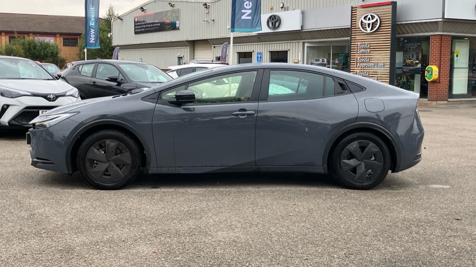 Toyota Prius 2.0 PHEV Design 5dr CVT Hatchback - Image 24