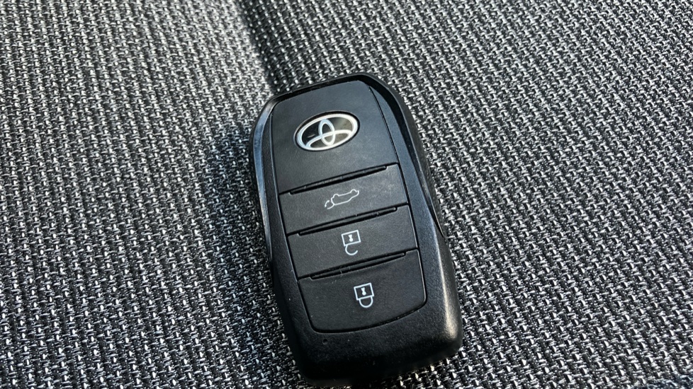 Toyota bZ4X 165kW Design 73kWh 5dr Auto Electric Hatchback - Image 28