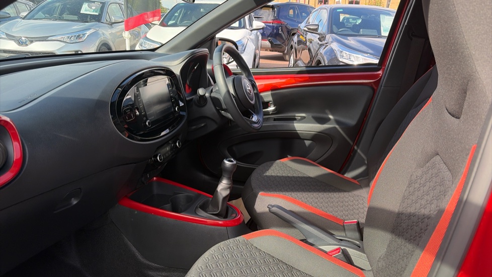 Toyota Aygo X 1.0 VVT-i Edge 5dr Petrol Hatchback - Image 5