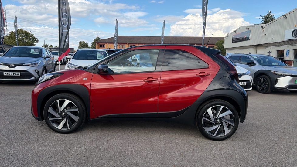 Toyota Aygo X 1.0 VVT-i Edge 5dr Petrol Hatchback - Image 24