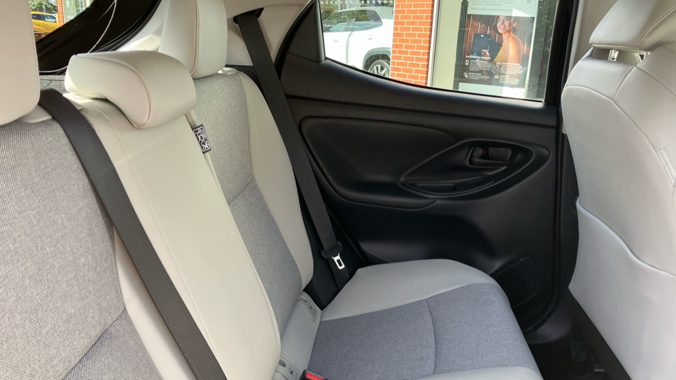 Toyota Yaris 1.5 Hybrid Excel 5dr CVT Hybrid Hatchback - Image 8