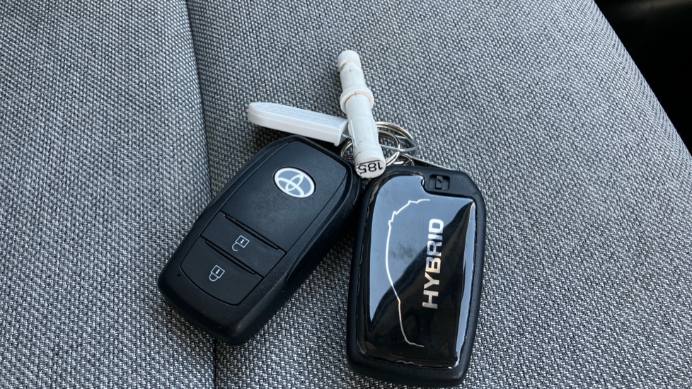 Toyota Yaris 1.5 Hybrid Excel 5dr CVT Hybrid Hatchback - Image 28